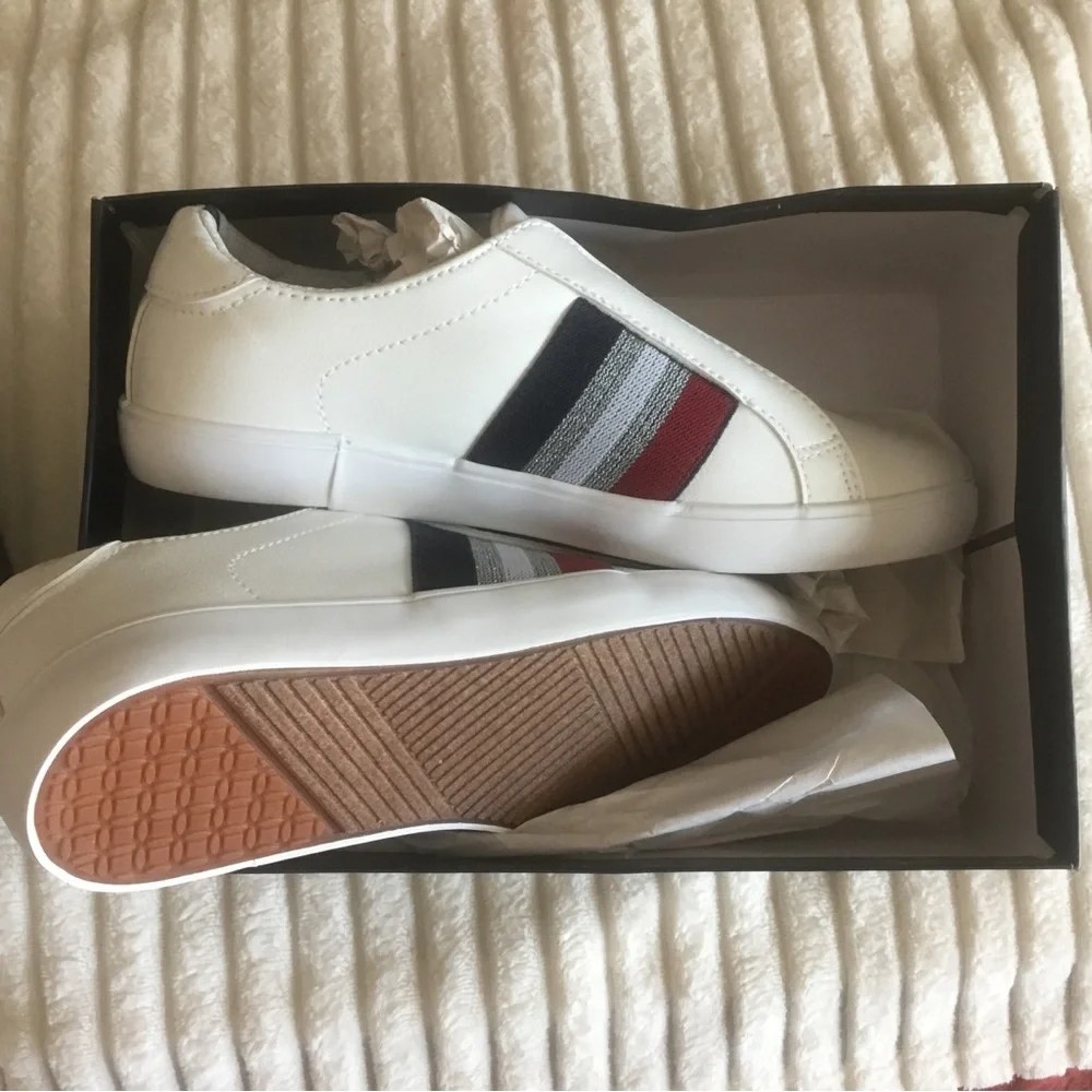 Nautica Womens Bennet 2 Stripe Slip On Sneakers Size 9