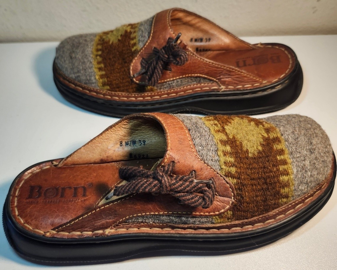 Born Womens Mule Clogs Slip On Comfort Shoes Wool Southwestern Size 8