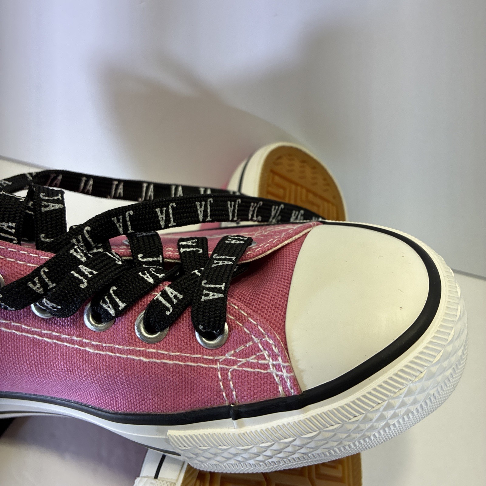 Women’s Size 7 Shoes Canvas Sneakers Lace-up Tennis Walking Casual Jenn Ardor