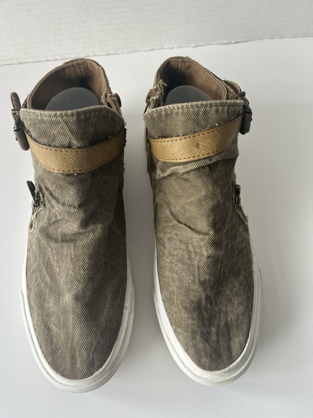 Blowfish Malibu Women’s Mondo Mid Top Canvas Sneakers Distressed Olive Khaki 9