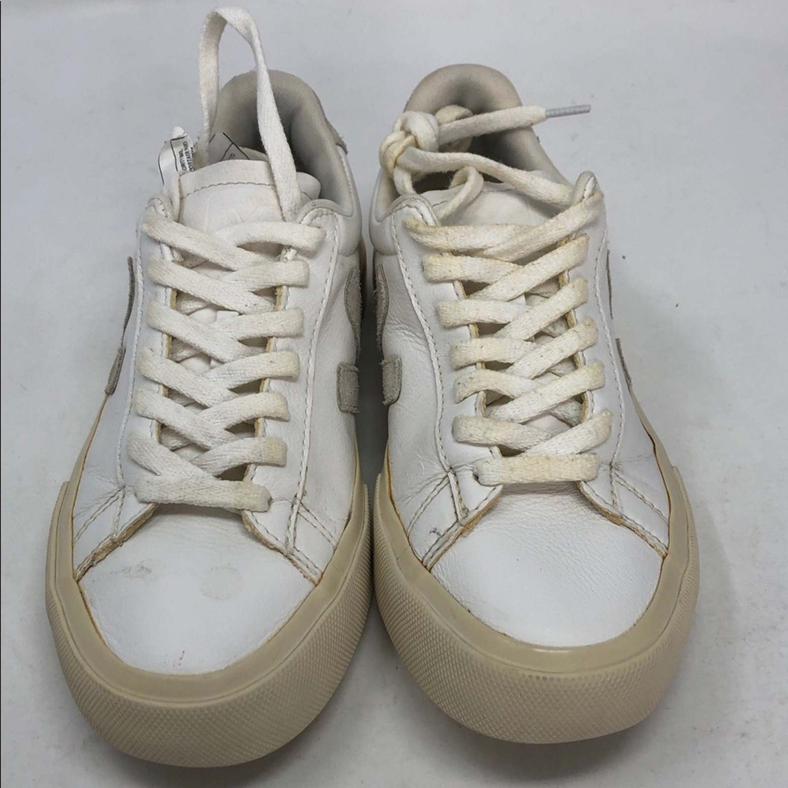Veja T2 White Beige Women’s Leather Sneakers – Size 6