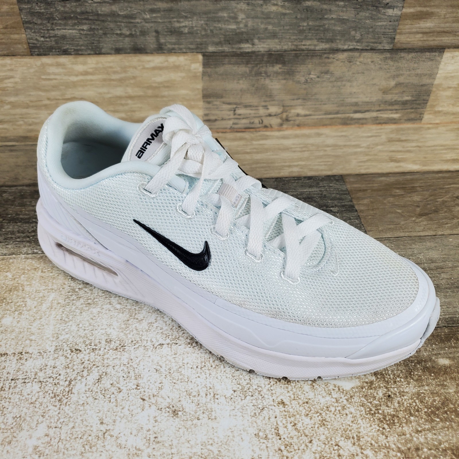 Nike Air Max Bia Womens Shoes Sz 9 White Mesh Comfort Lace Up Round Toe Sneakers