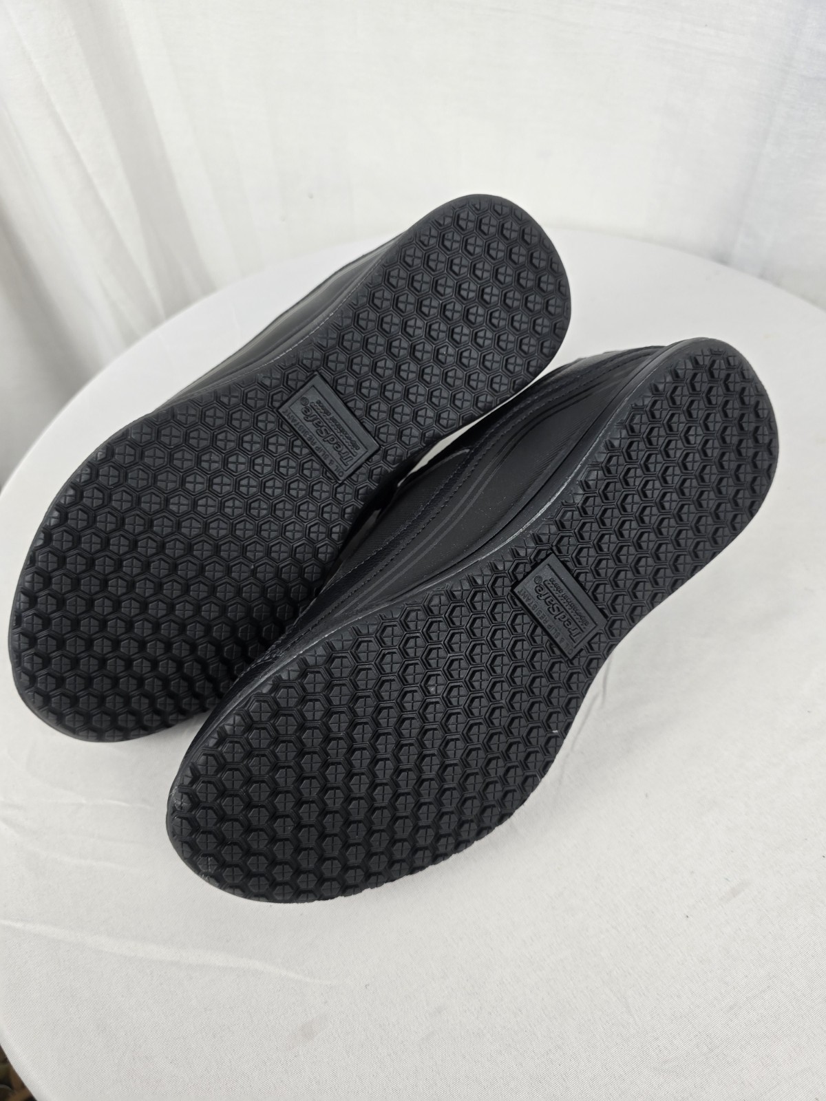 NWT TredSafe All-Black Comfort Walking Slip Resistant Work Shoes Sz 7