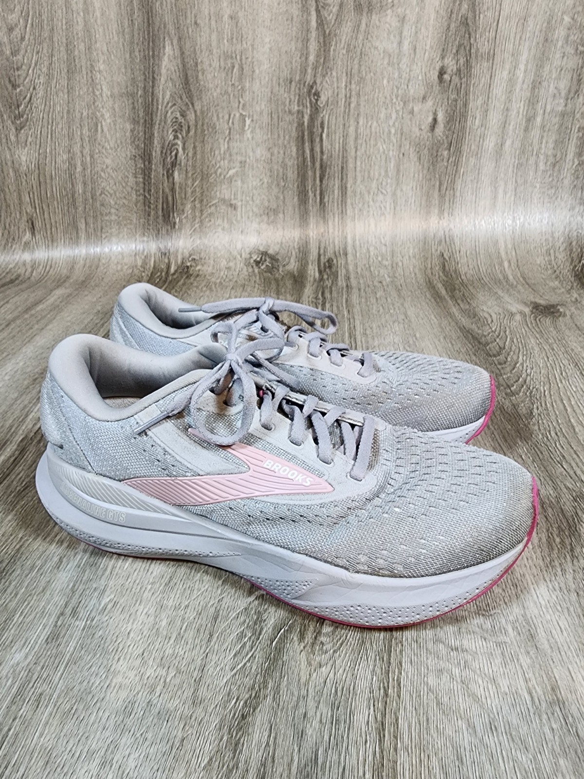 Brooks Adrenaline GTS 24 Women Shoes Sz 9 B Alloy White Lace-Up Low Top Sneakers