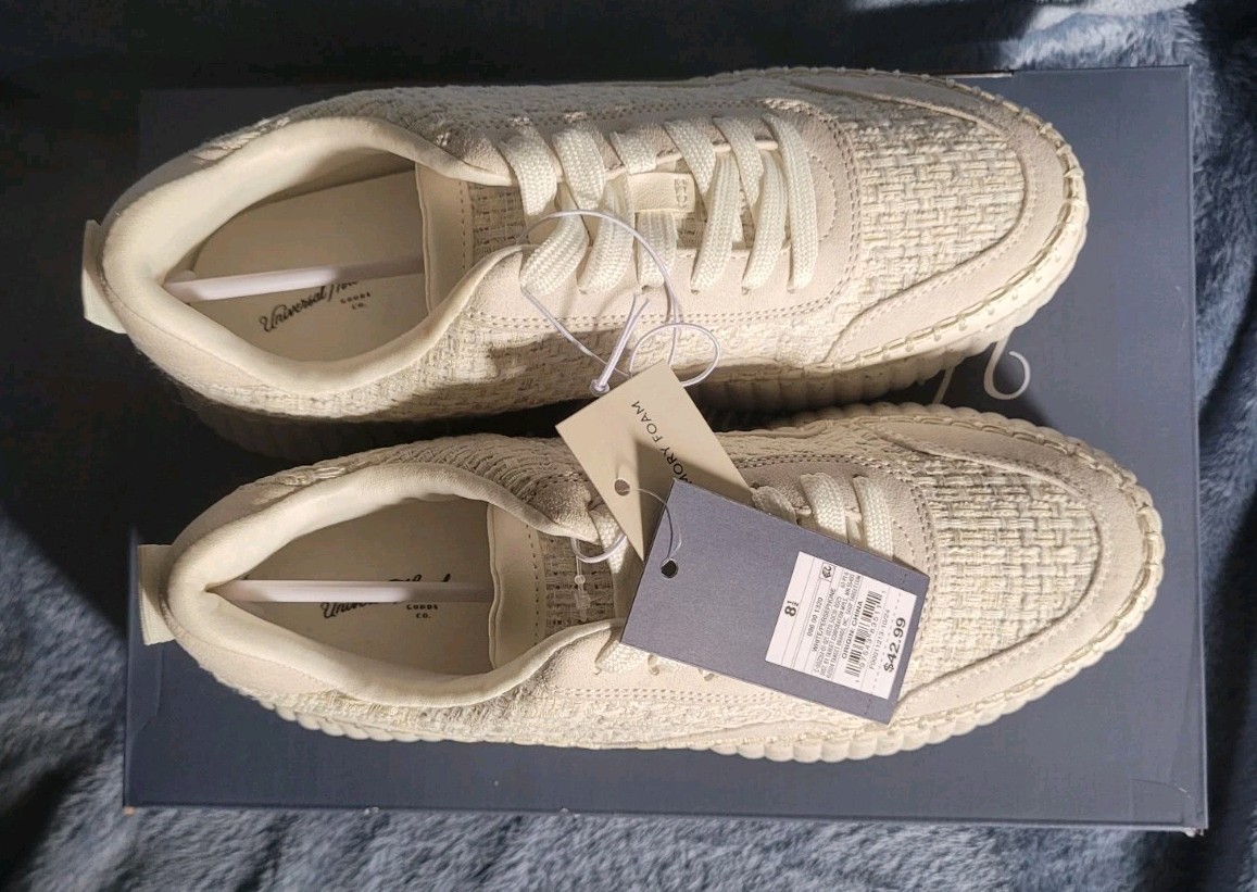 Universal Thread womens Persephone Sneakers Shoe size 8.5
