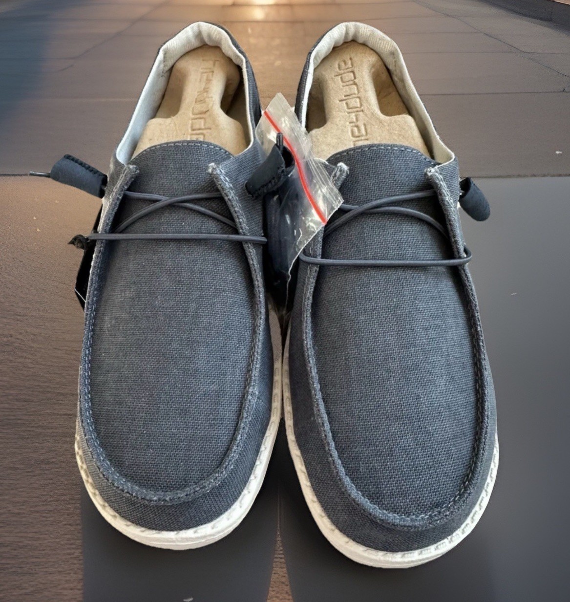 Hey Dude Women’s Wendy Chambray Navy White Lightweight Loafers Size 7 ~ NEW ~