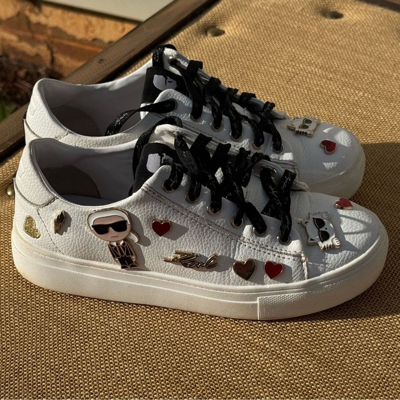 Karl Lagerfeld Paris Cate Pins Sneakers White Leather Heart Pins Charm Women 6M