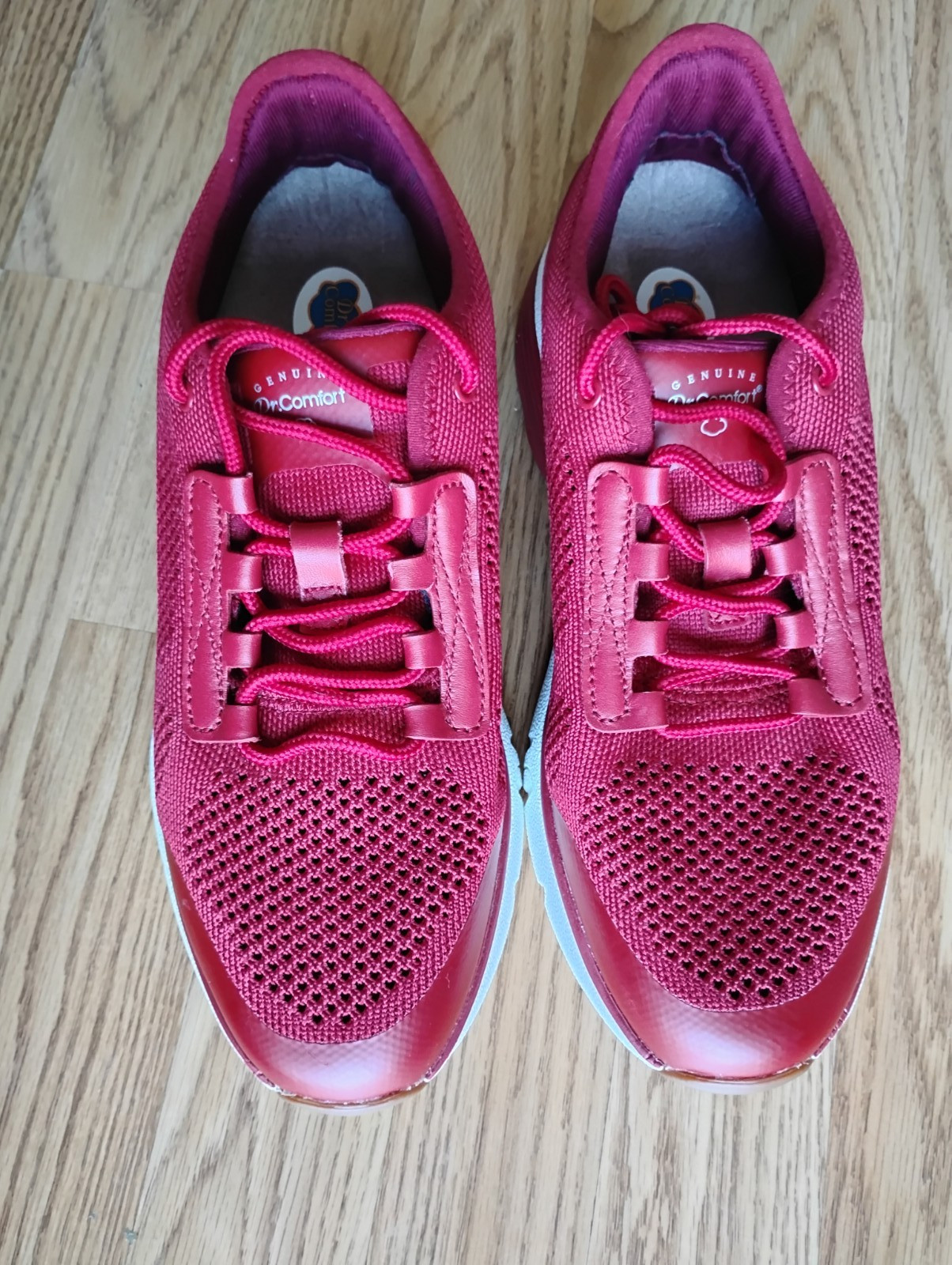 DR. COMFORT GENUINE HIGH QUALITY ORTHOPEDIC WOMEN RED SNECKERS.