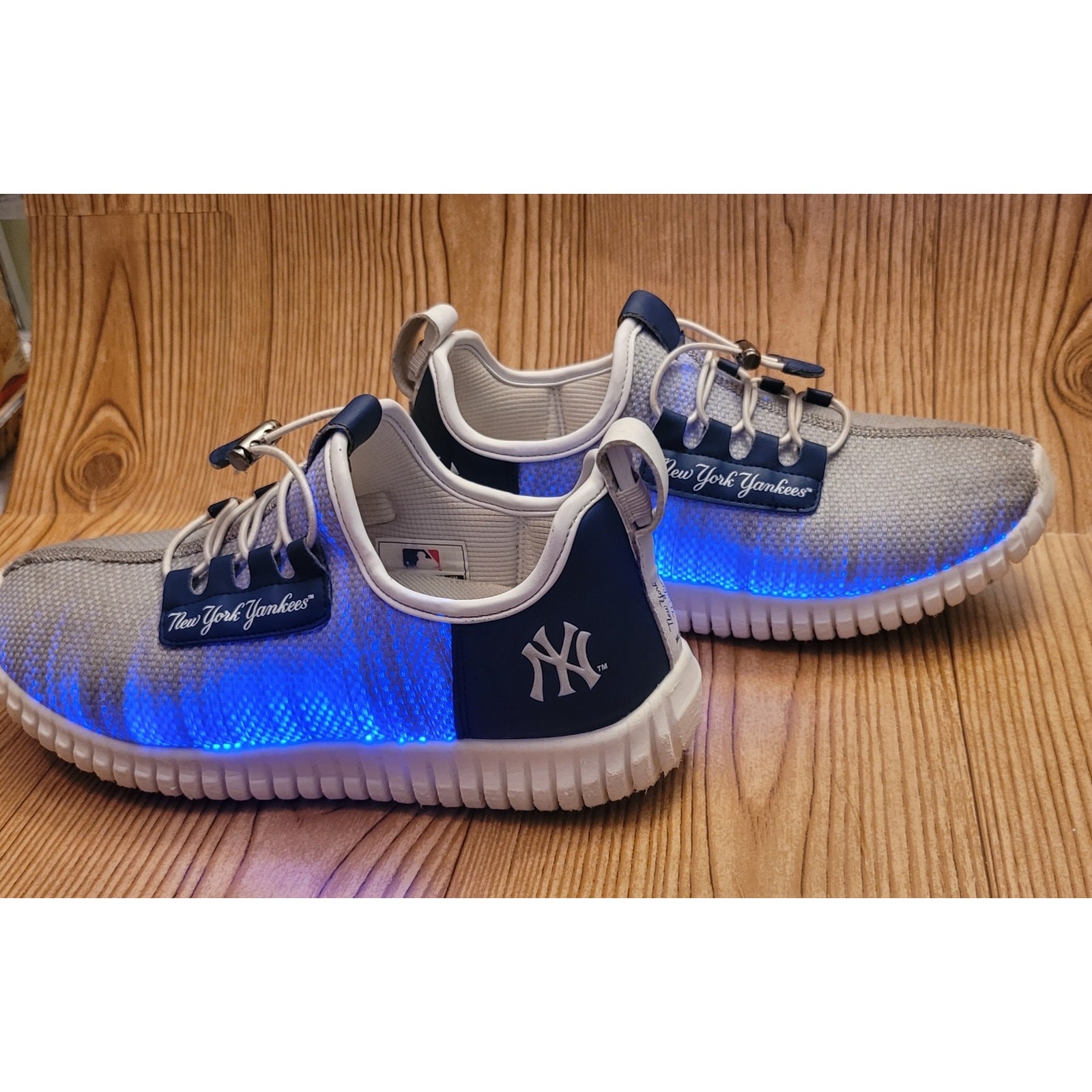 Lumn8 light up NY Yankees slip on shoes Womens Size 9 LED multicolor No charger