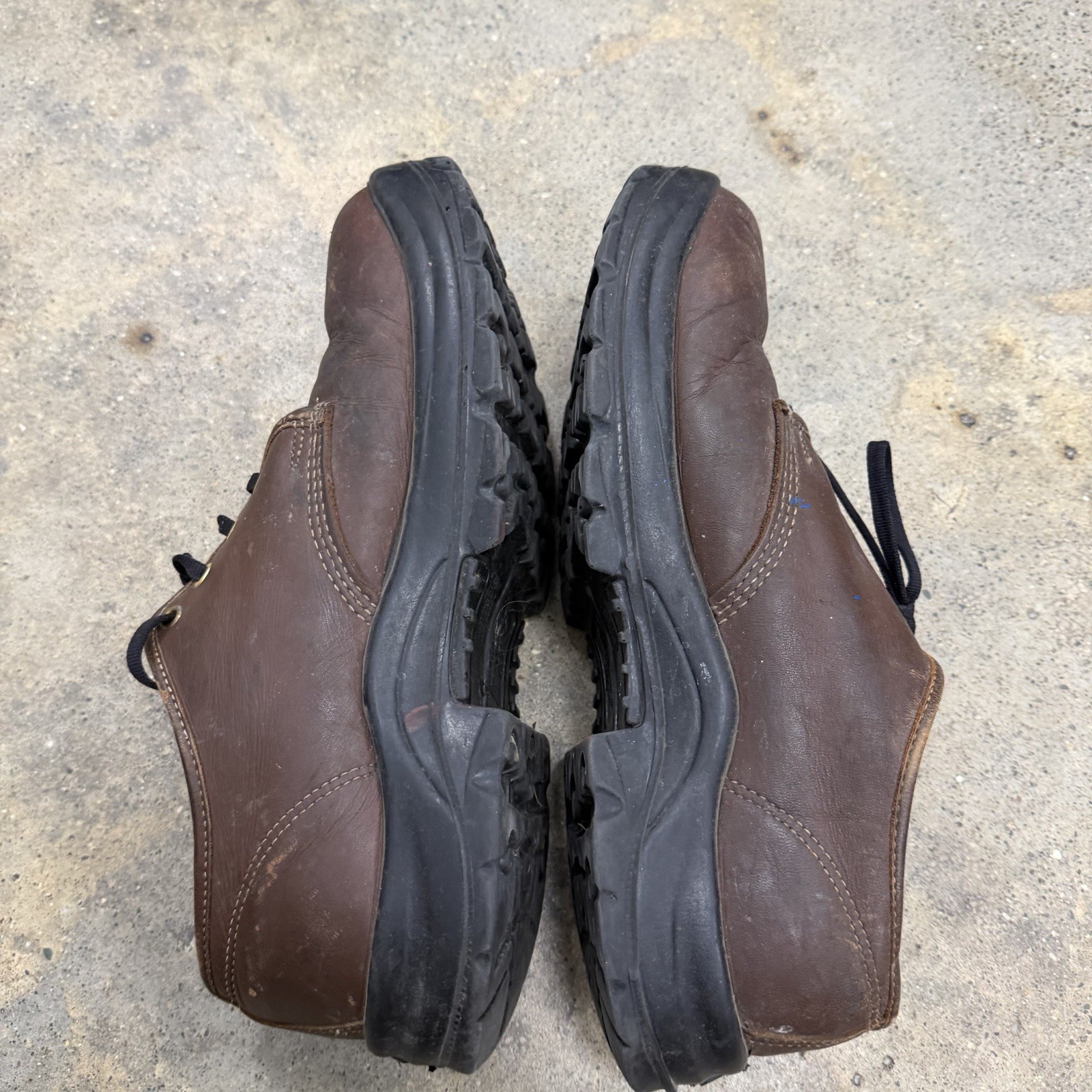 Thorogood Oxford Work Shoes Womens 10 EE Wide Brown Leather Uniform *DISTRESSED*