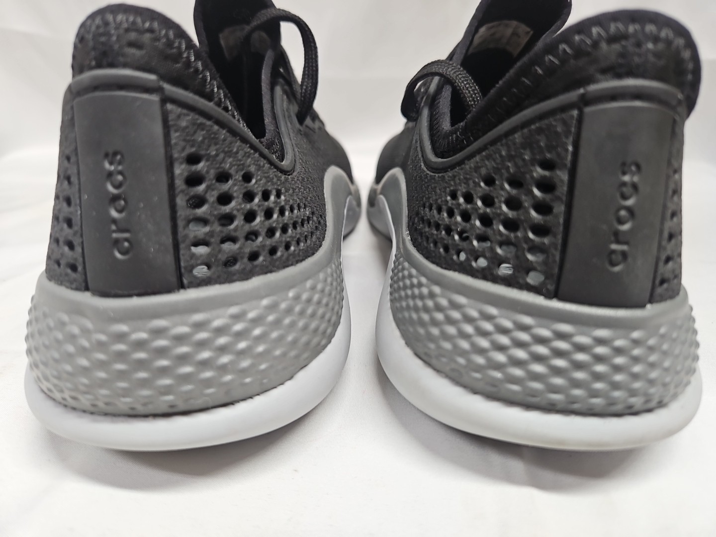 Crocs LiteRide 360 Pacer Sneakers Black Gray Lace Up 206705 Womens Size 9 GUC