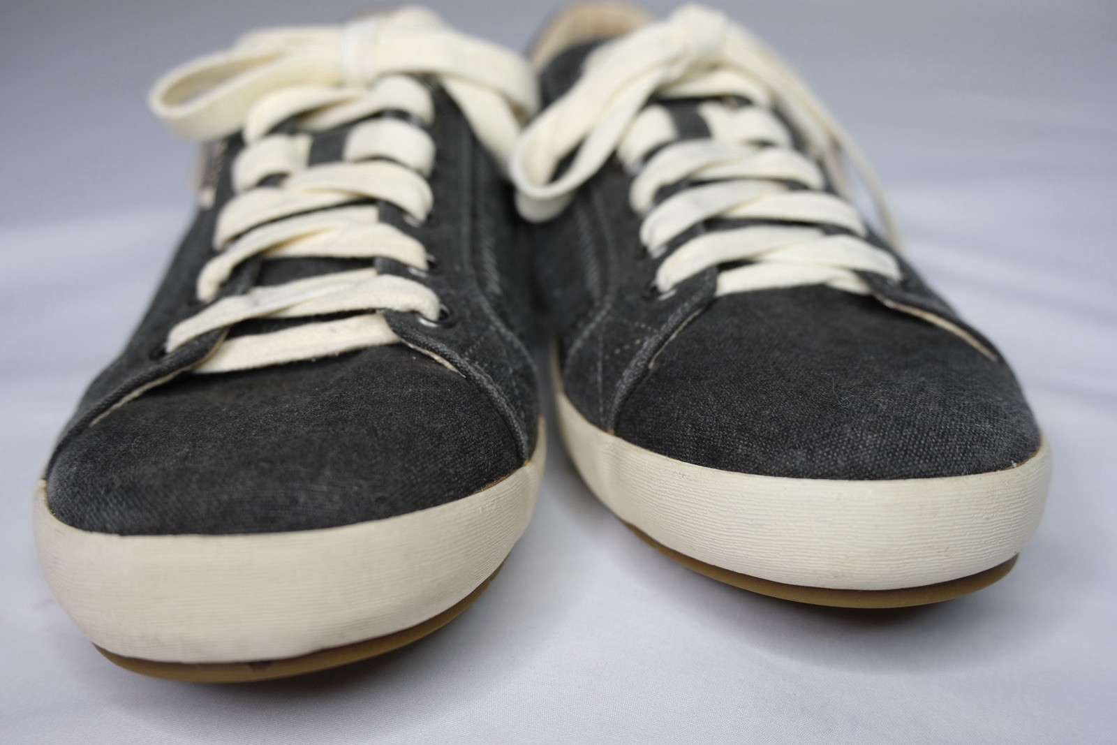 Taos Women’s Star Sneakers Size 10W Lace Up Comfort Shoes Charcoal Grey Wash