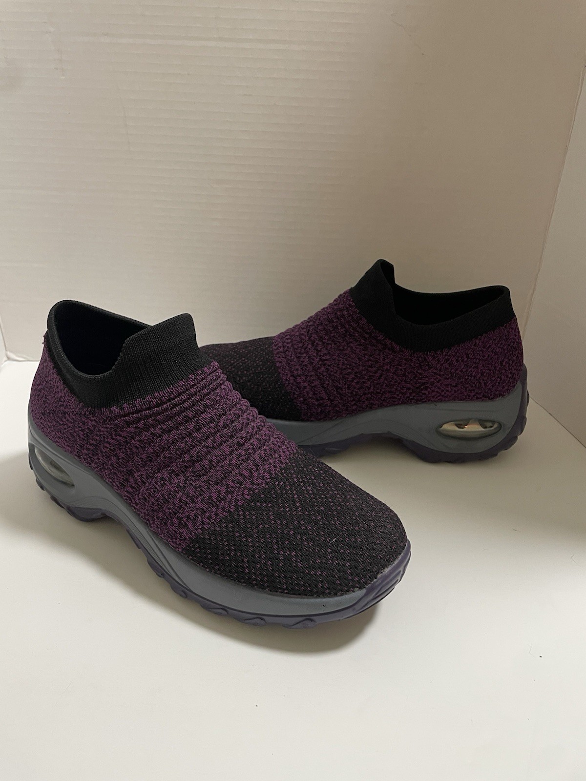 Women’s Cloth Knit Sock Like Opening SlipOn Purple Lightweight Shoes Size 9 Walk