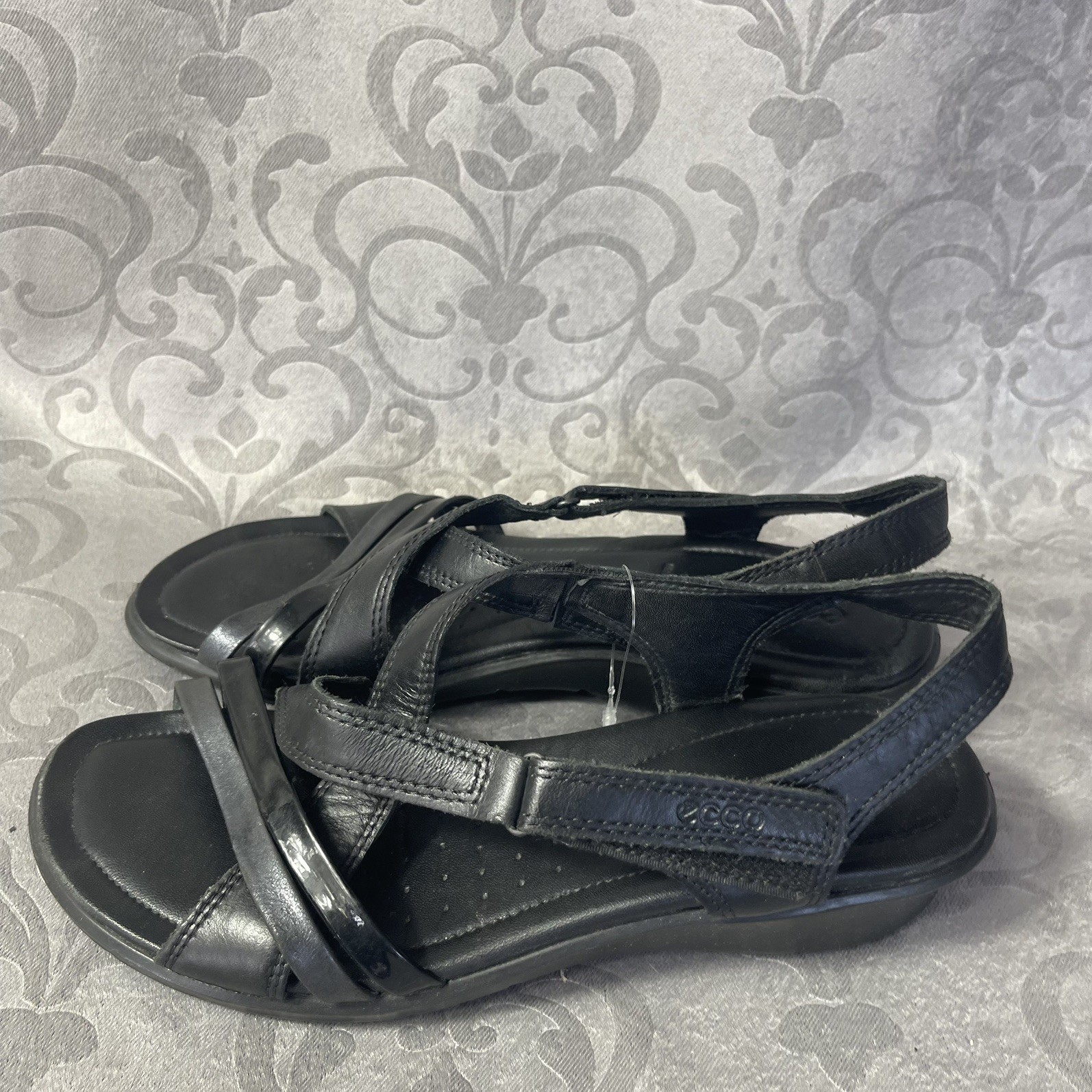 Ecco Black Leather Hoop & Loop Lightweight Strappy Sandals Sz 7.5