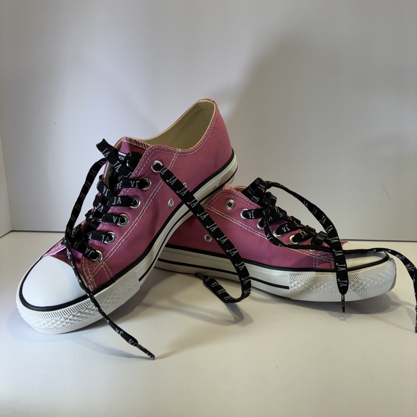 Women’s Size 7 Shoes Canvas Sneakers Lace-up Tennis Walking Casual Jenn Ardor