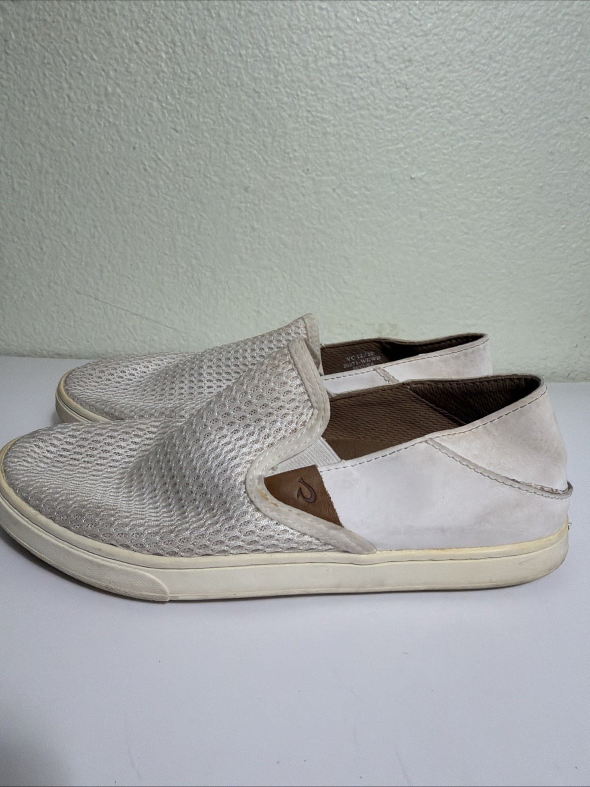 Olukai Shoes Womens 7 Pehuea Slip On Comfort Sneakers 20271-WBWB White Stains