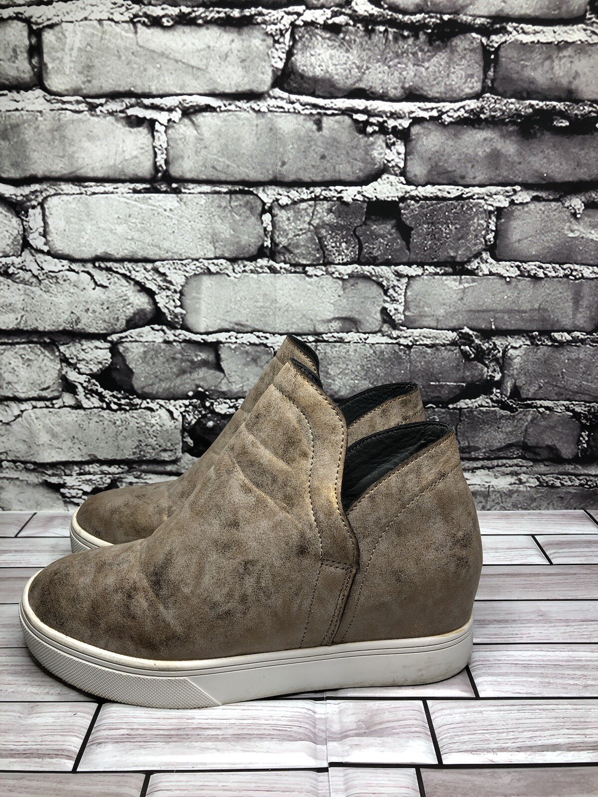 Boutique By Corky’s Jersey Bronze High Top Casual Sneakers Women Sz 7M US/37.5EU