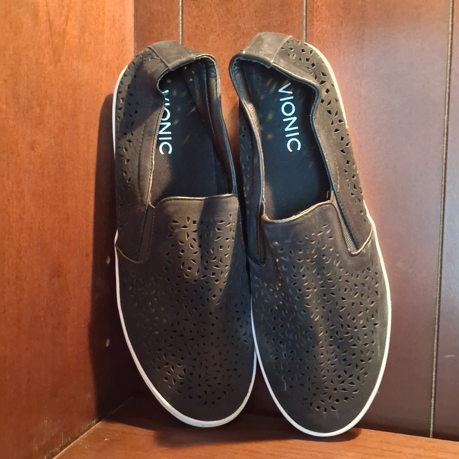 Authentic VIONIC Splendid Midi Perf Slip-On Women’s Sneaker #TVW4938-1