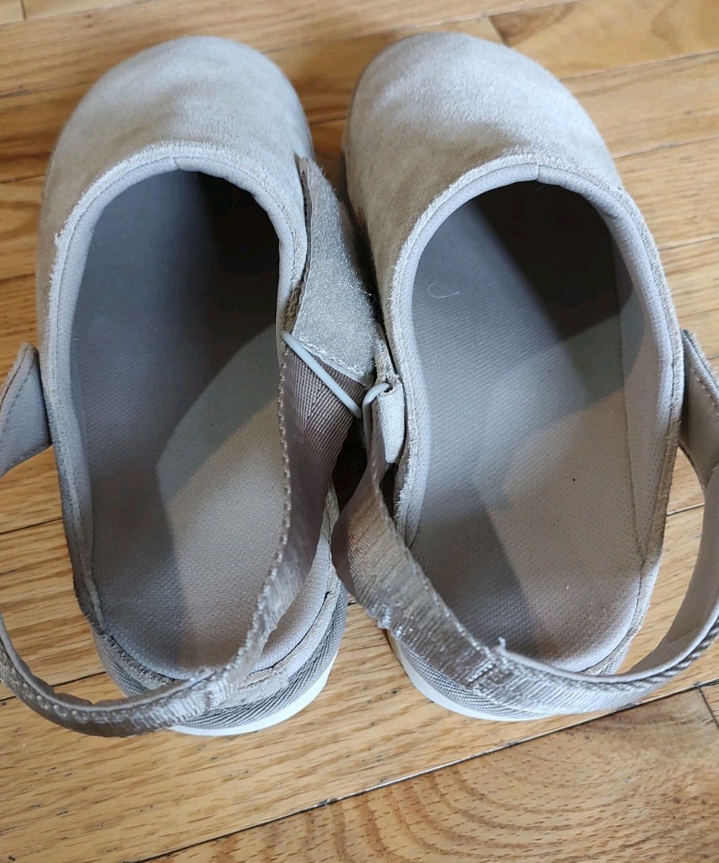 Ugg Goldenstar Suede Clogs With Adjustable Strap: Women’s Size 8.5