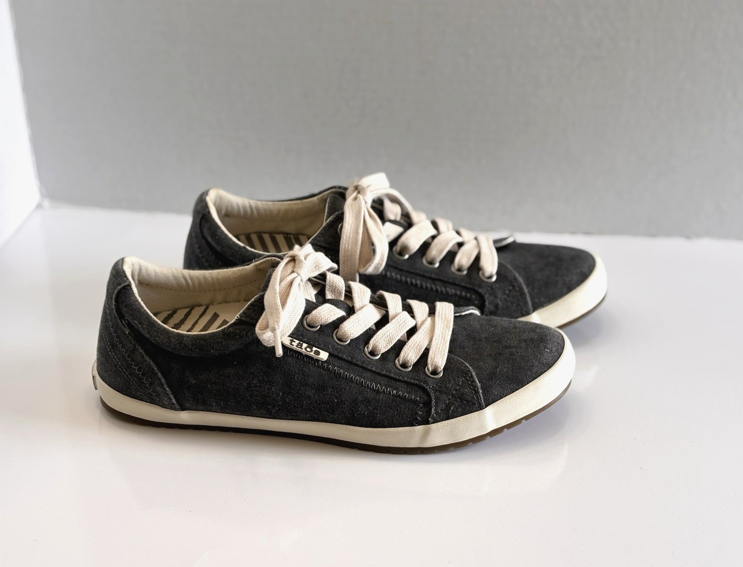 Taos Star Women’s Sz 8.5 Charcoal Wash Canvas Lace Up Comfort Sneaker STA-12844