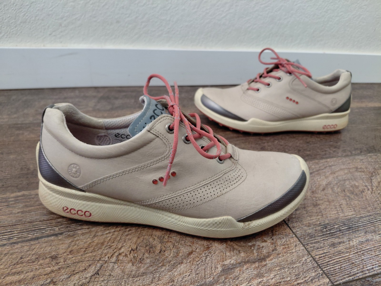 Women’s ECCO Biom Hybrid spikeless golf shoes tan yak leather sz. 40