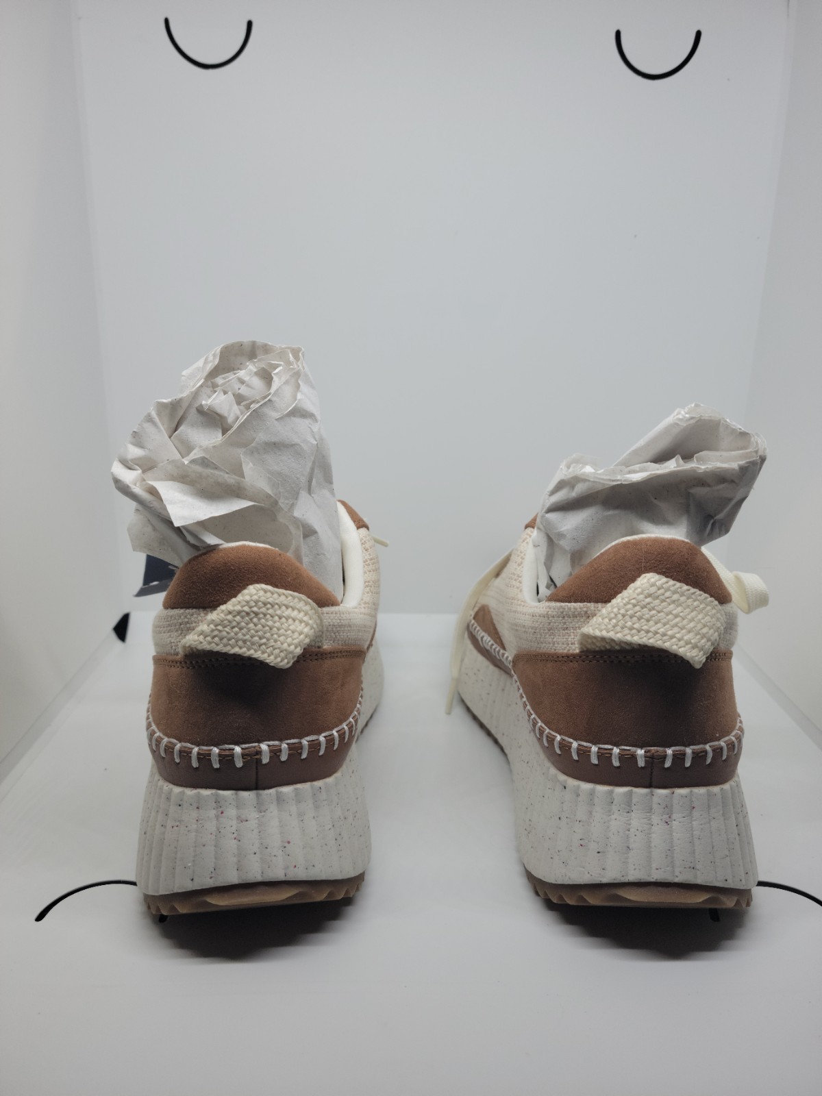 Universal Thread Womens Persephone Casual Fashion Sneakers Tan Size 12