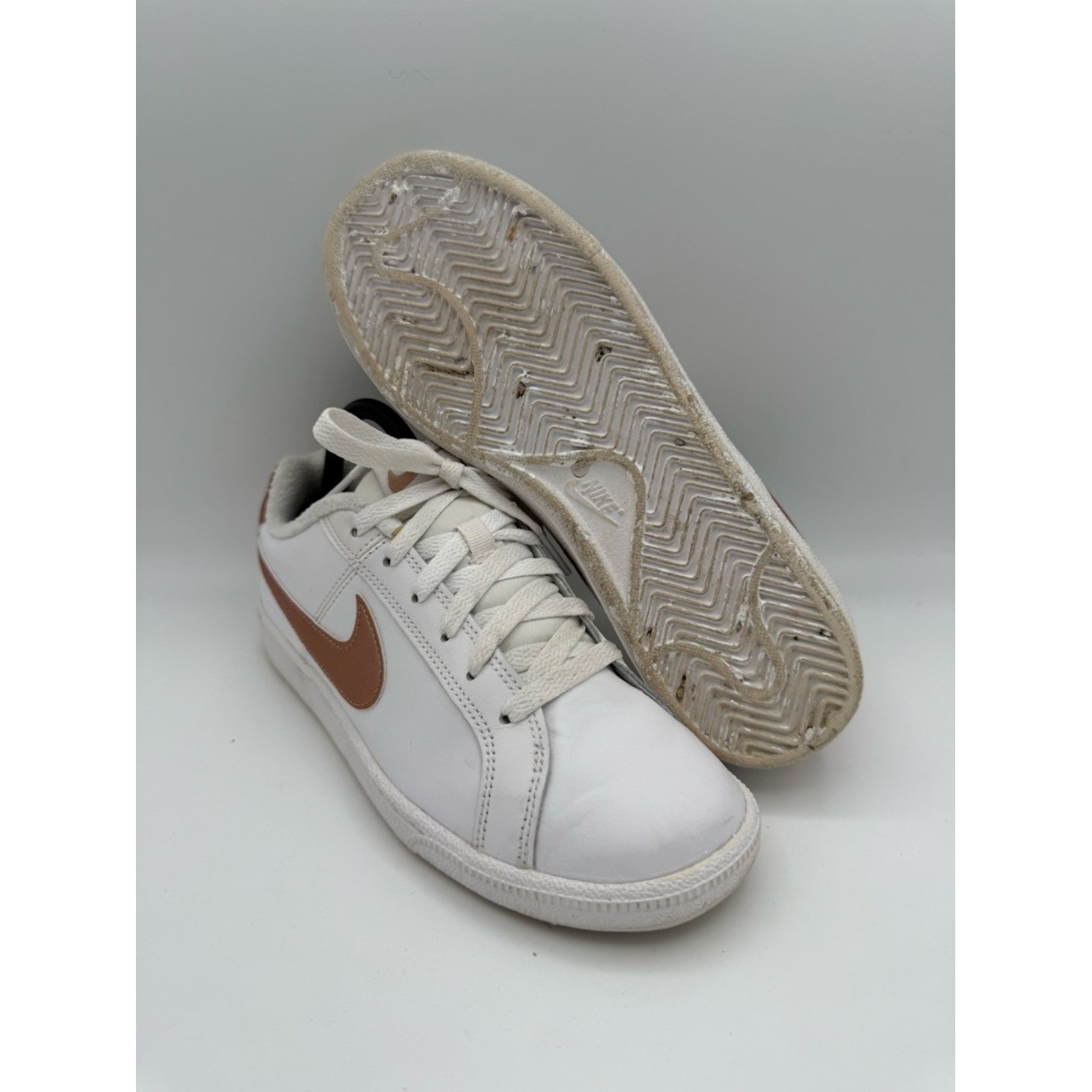 Women’s Nike Court Royale White Bronze Metallic Casual Leather Shoes Size 8.5