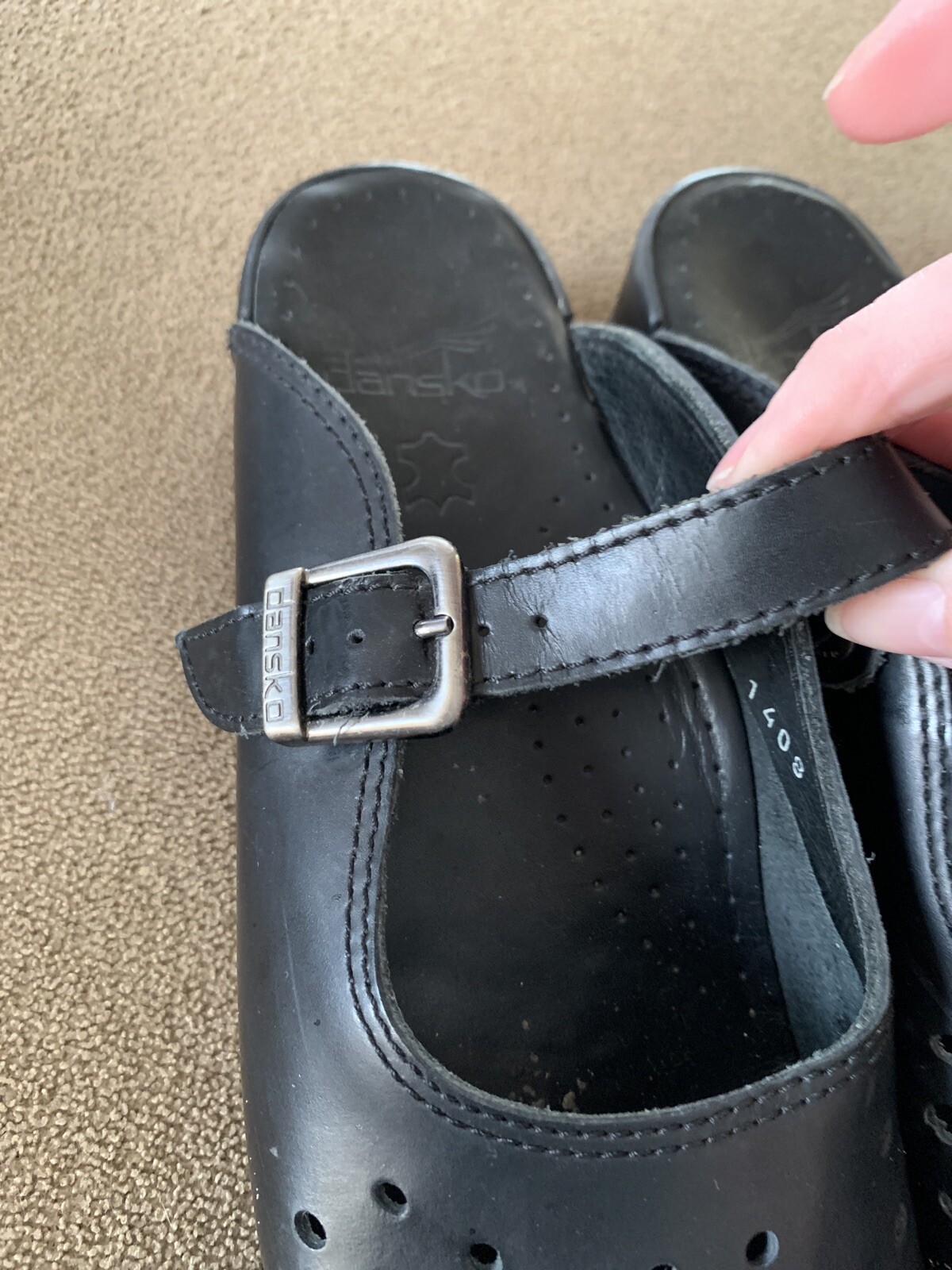 Women’s Size 39 (8.5-9) M Dansko Black Slip On Professional Clogs (TD)