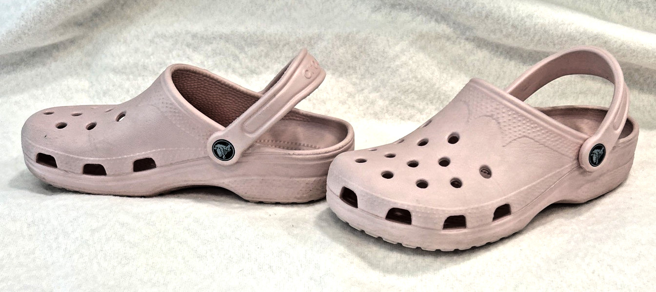 Light Pink Crocs Classic Clogs W 6-7 M 4-5
