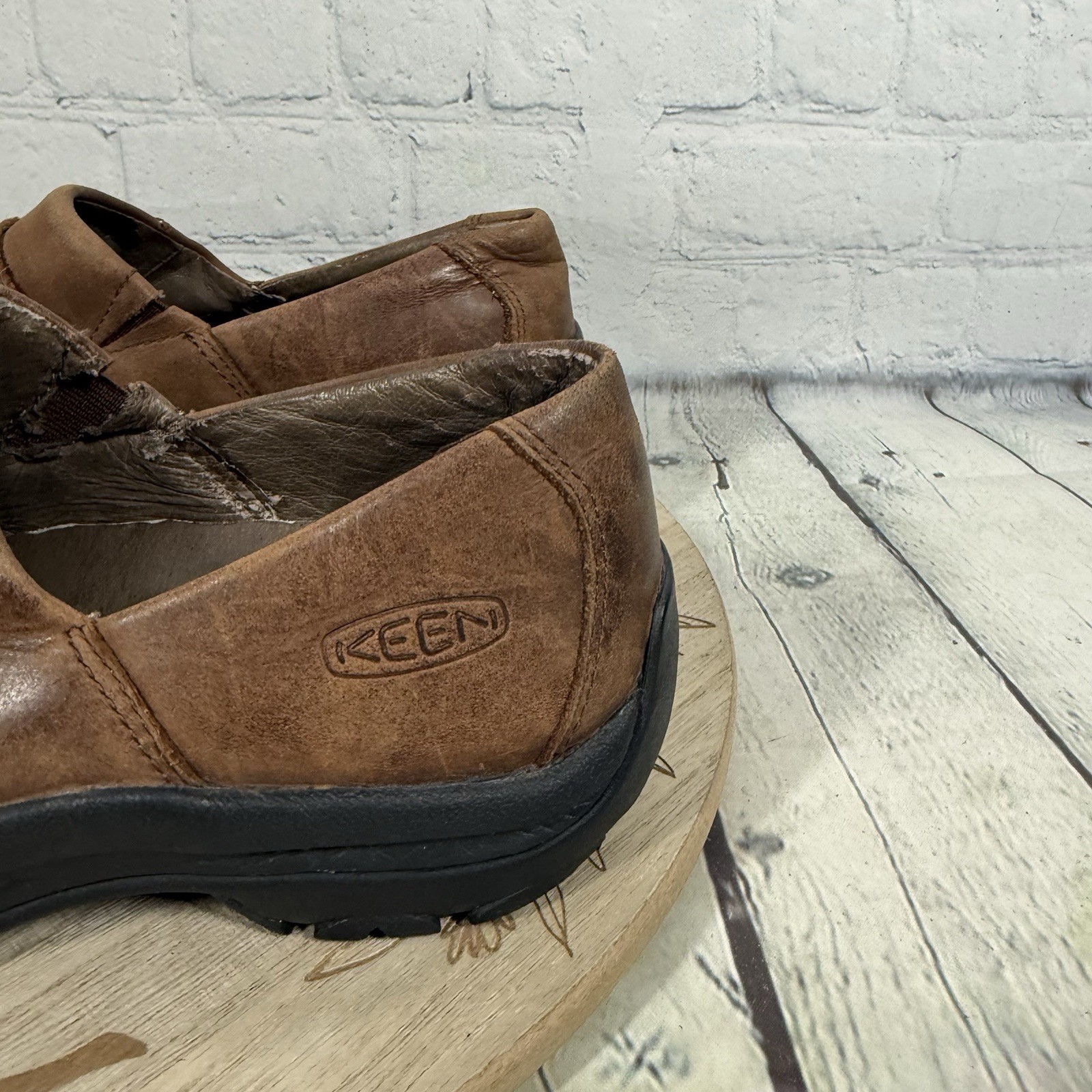 KEEN Kaci Leather Comfort Walking Shoes Women Size 9.5 Brown Casual Slip On