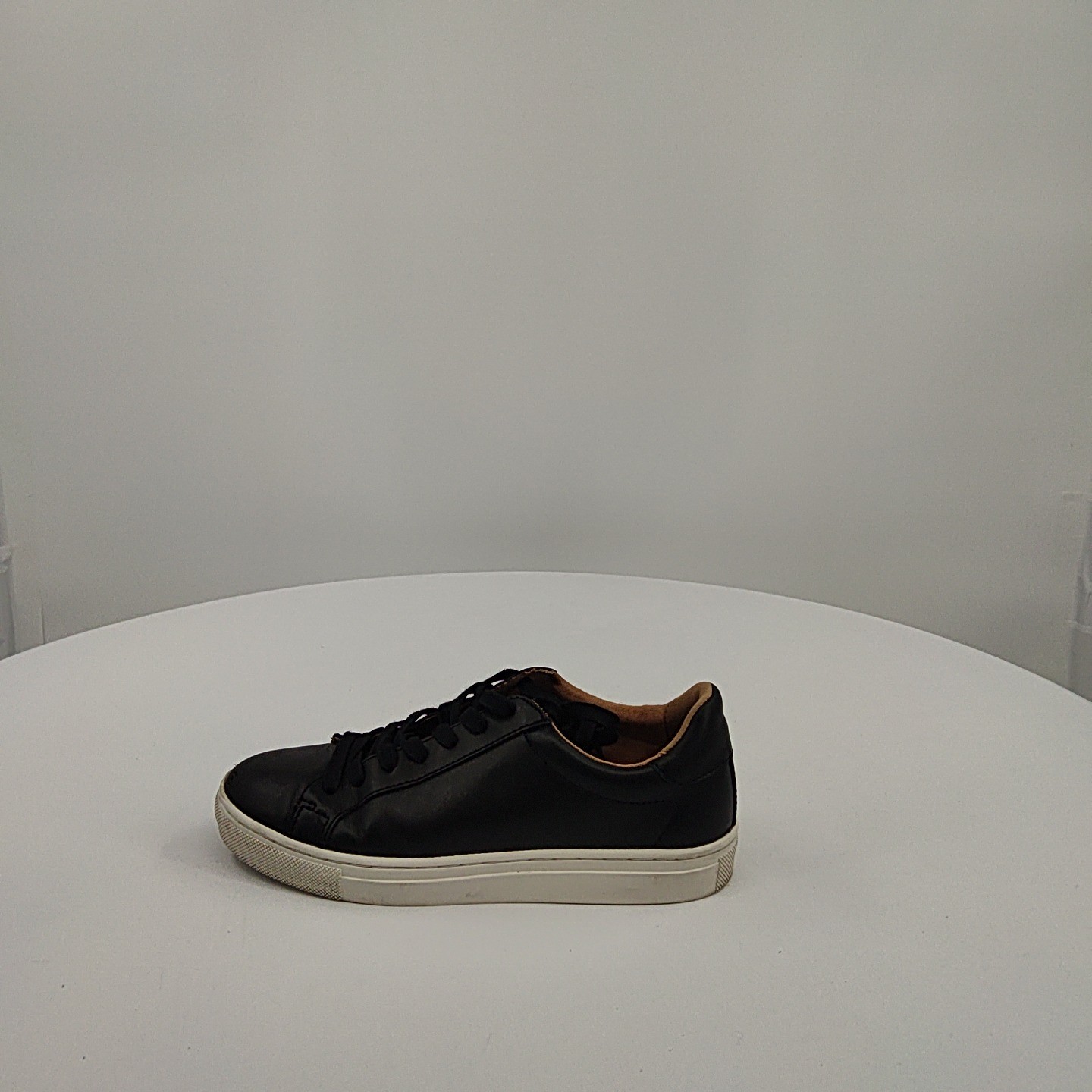 Quince Women 100% Leather Everyday Sneaker Black Shoes 6.5