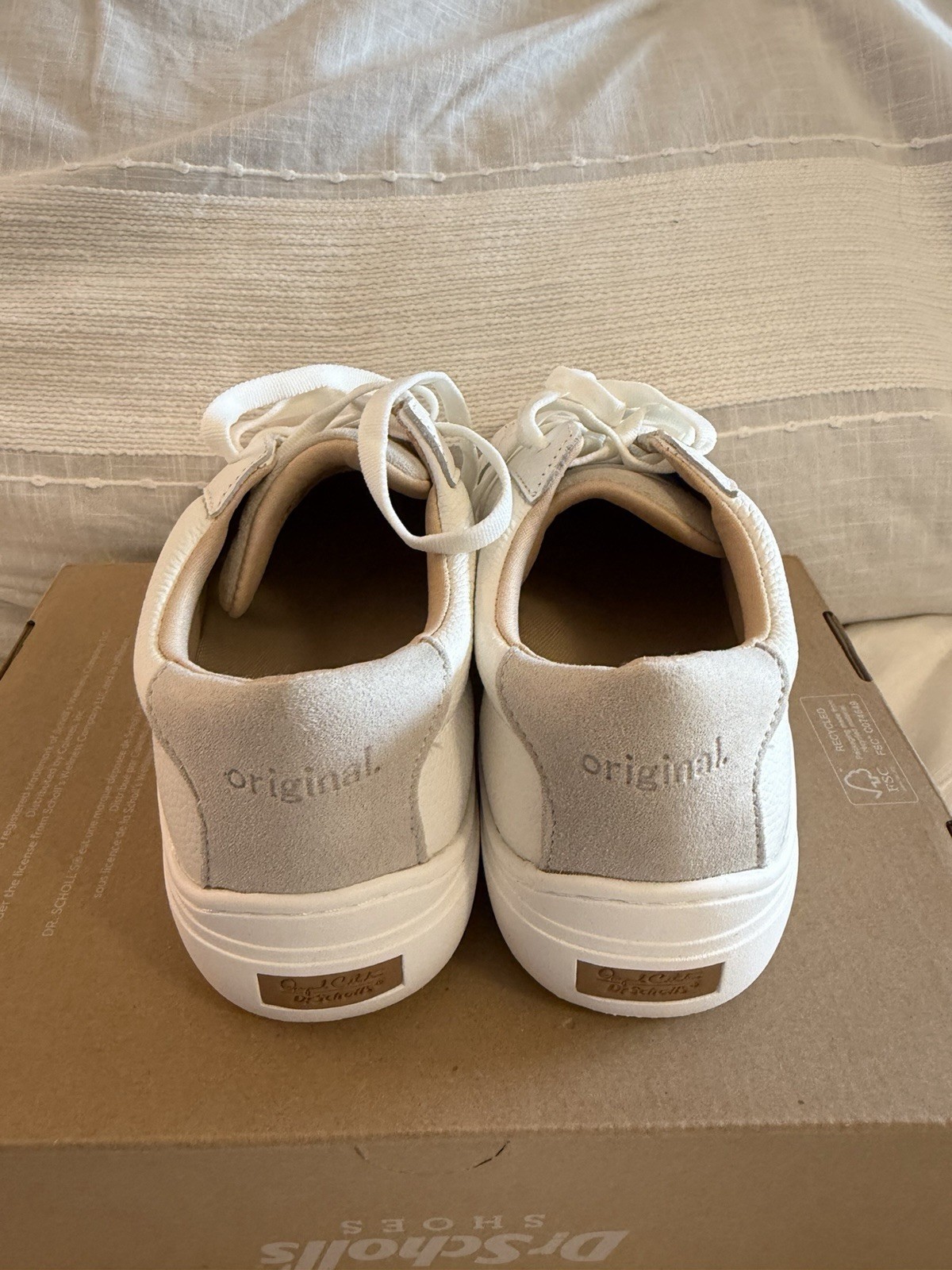 Dr. Scholls Take It Easy Original Collection White Size 8M Womens Sneakers NIB