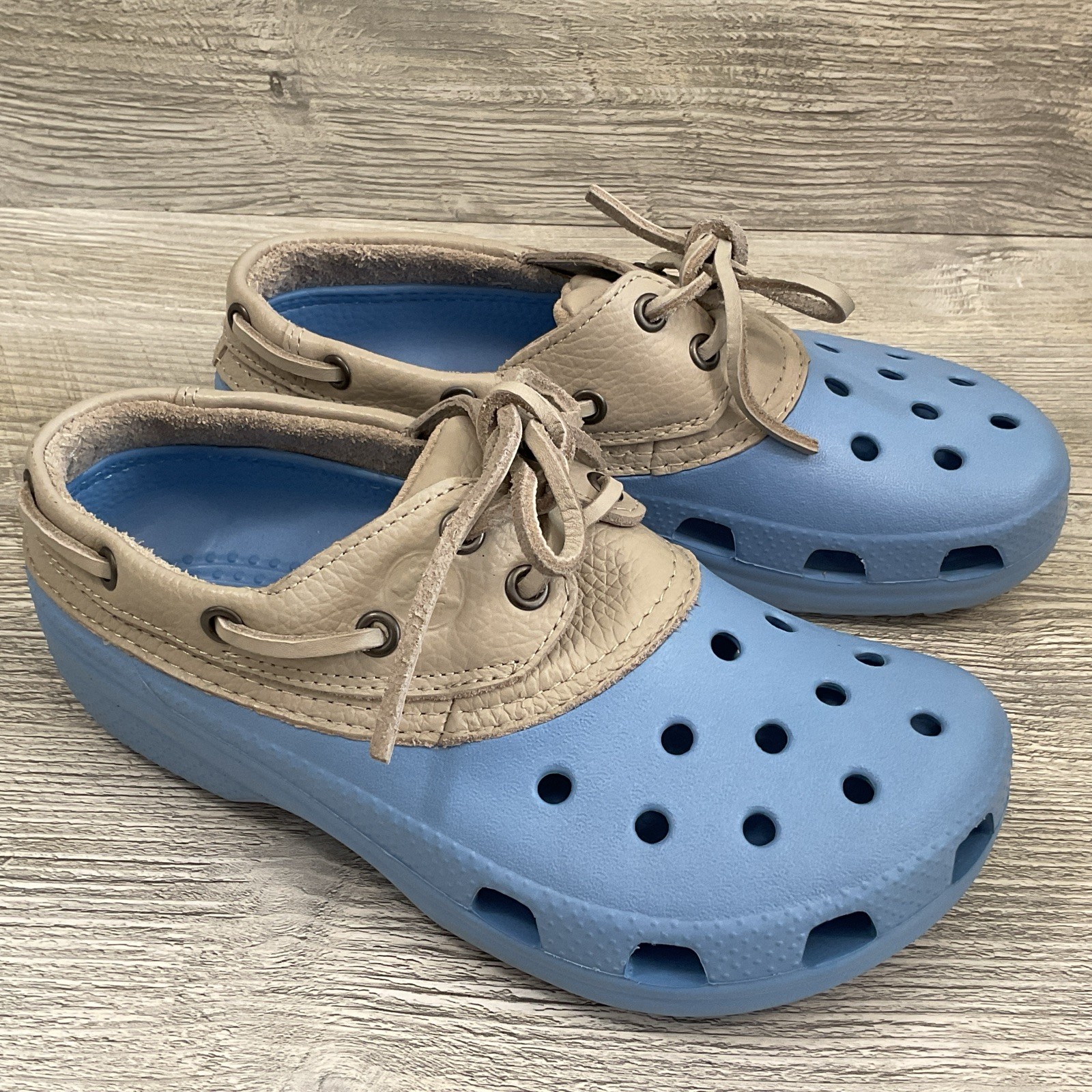 Crocs Islander Leather Outdoor Washable Boat Shoes Blue Biege Women’s Size 6 NEW